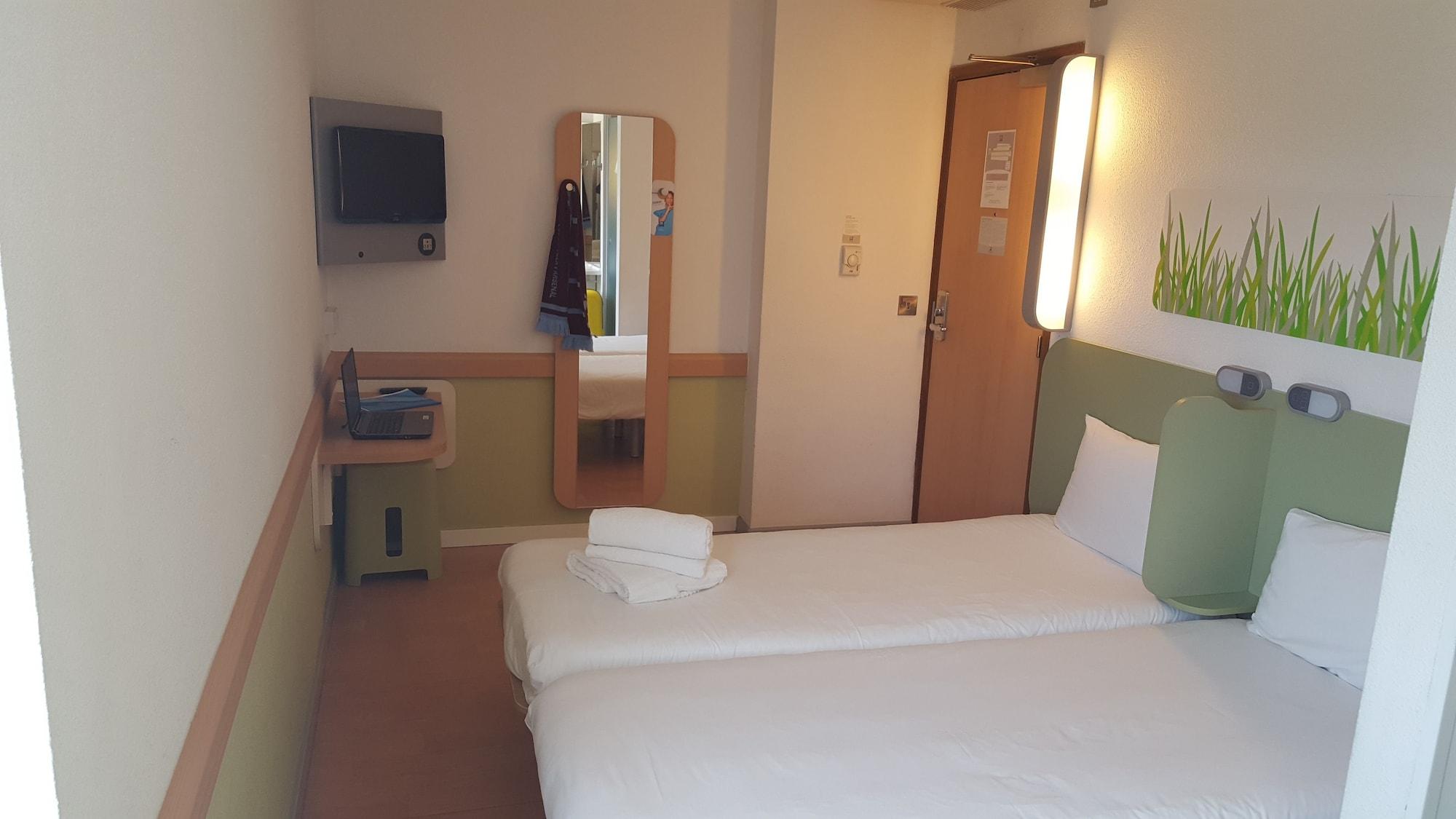 Ibis Budget Leeds Centre Crown Point Road Eksteriør billede