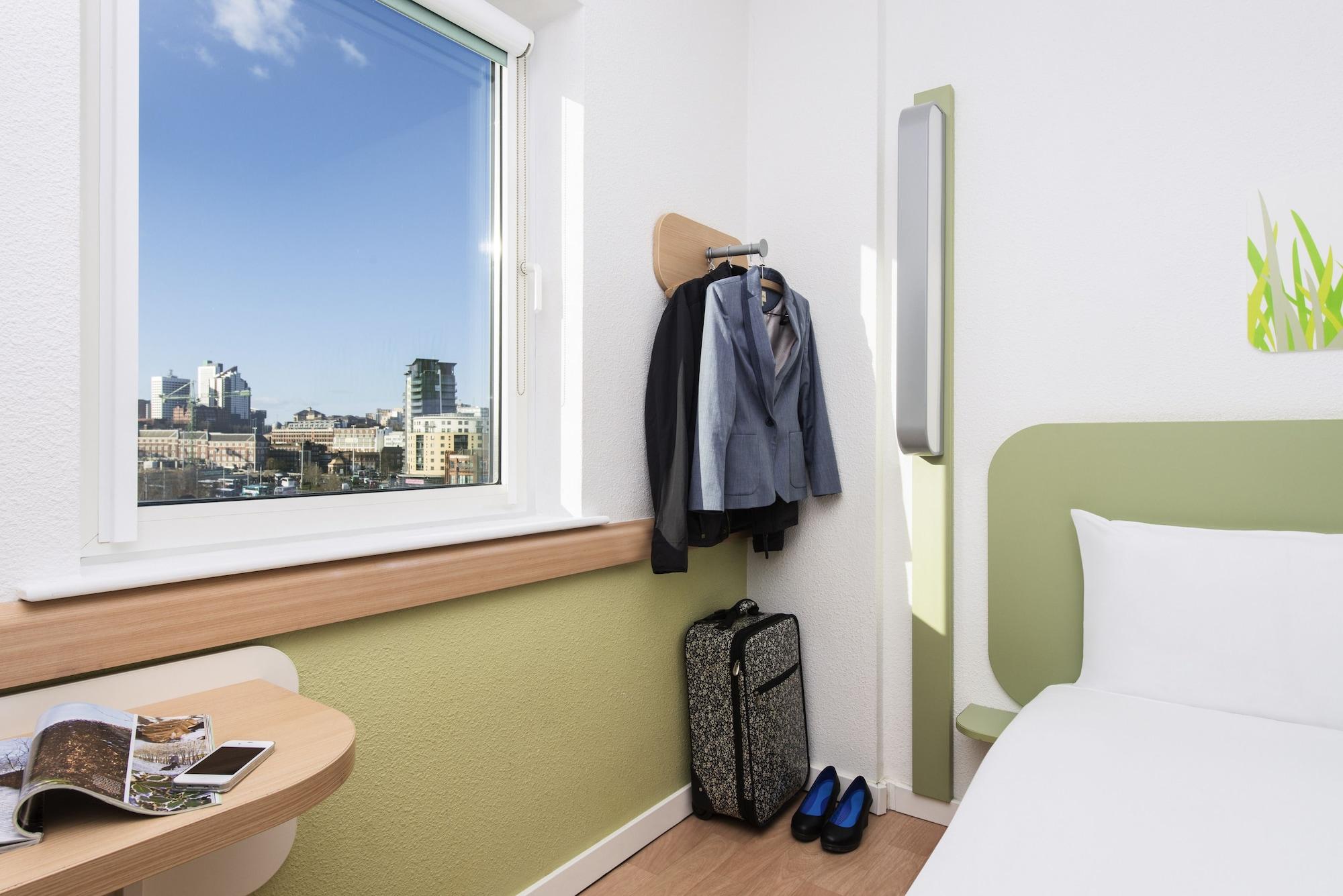 Ibis Budget Leeds Centre Crown Point Road Eksteriør billede