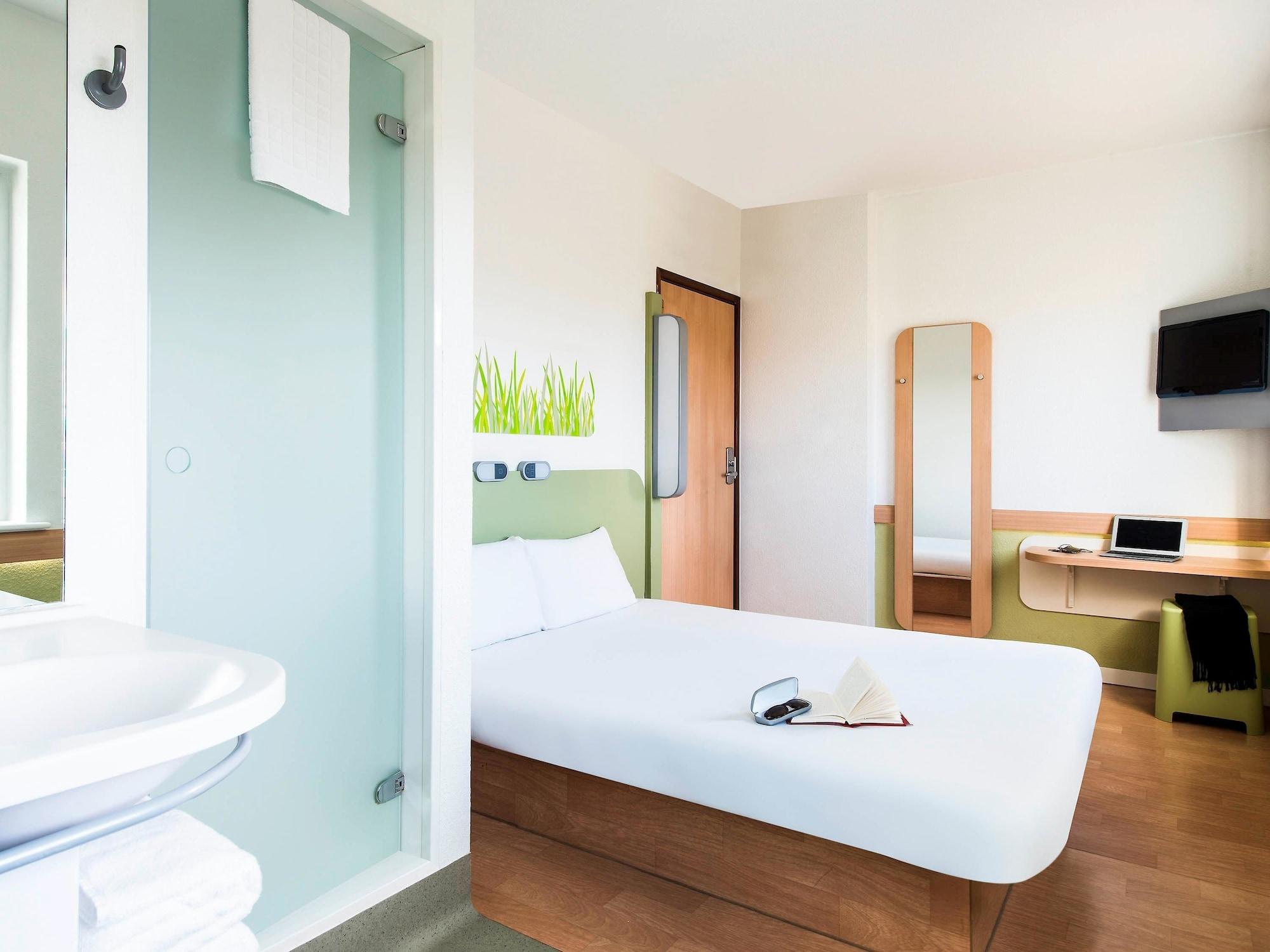 Ibis Budget Leeds Centre Crown Point Road Eksteriør billede