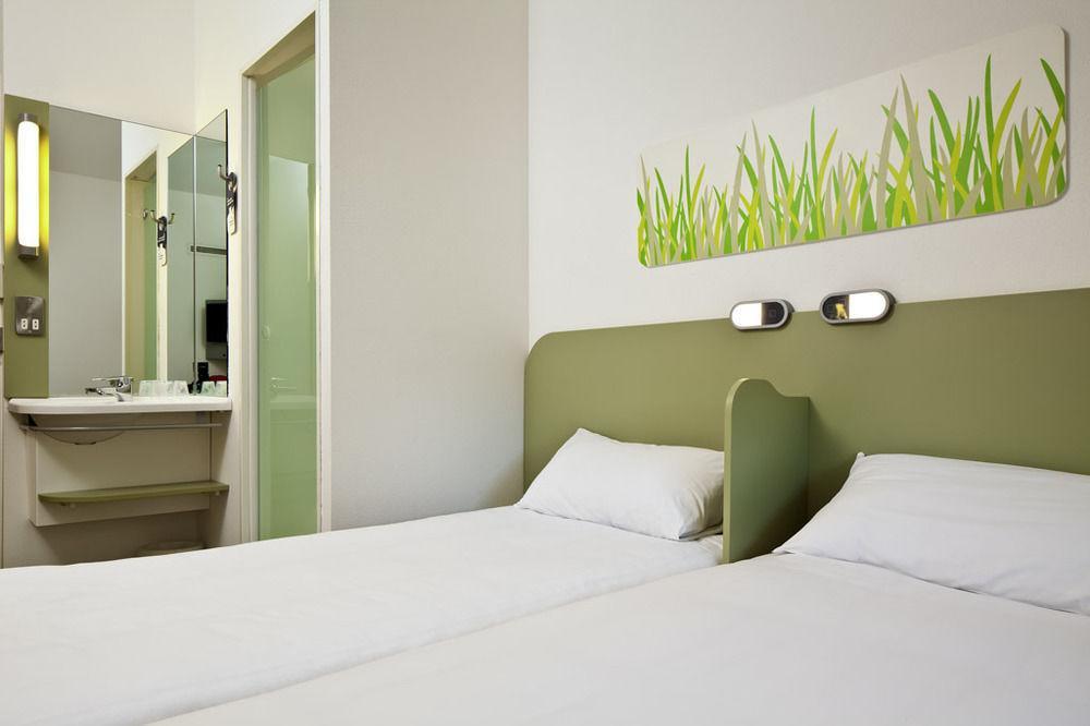 Ibis Budget Leeds Centre Crown Point Road Eksteriør billede