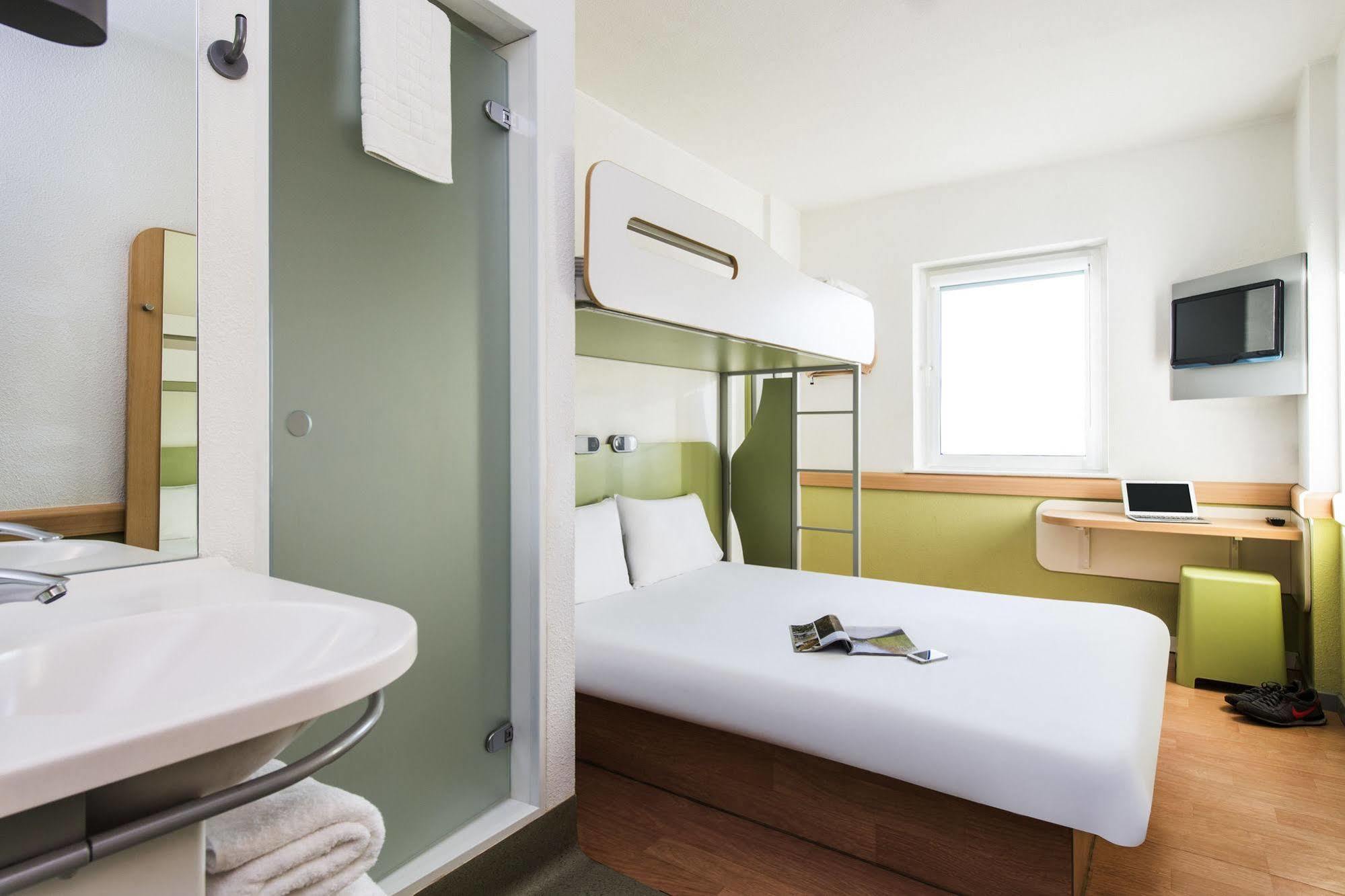 Ibis Budget Leeds Centre Crown Point Road Eksteriør billede